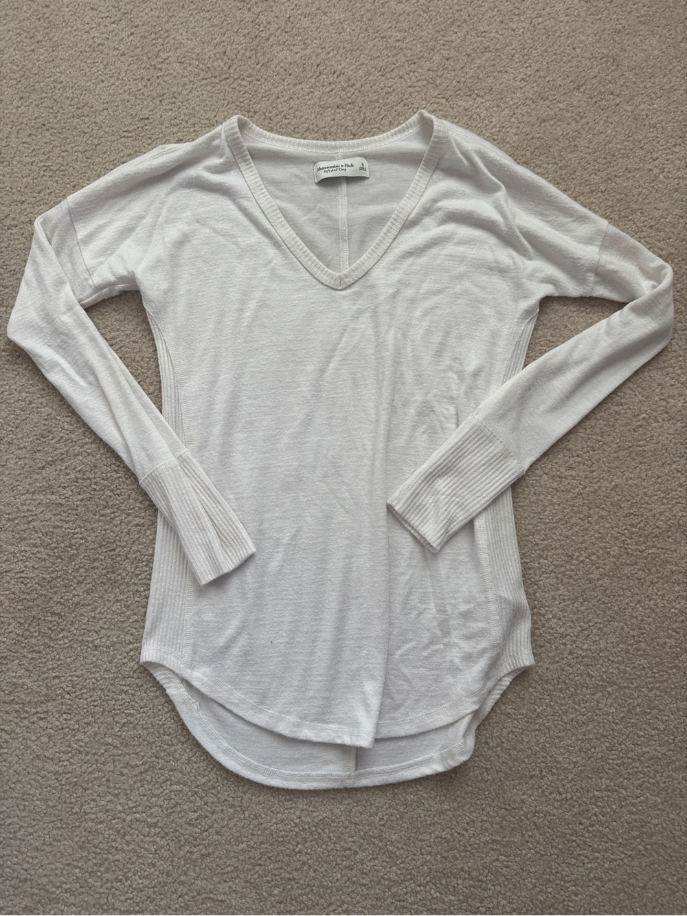 Abercrombie Soft A&F Cozy White V-Neck Long Sleeve Top Size S